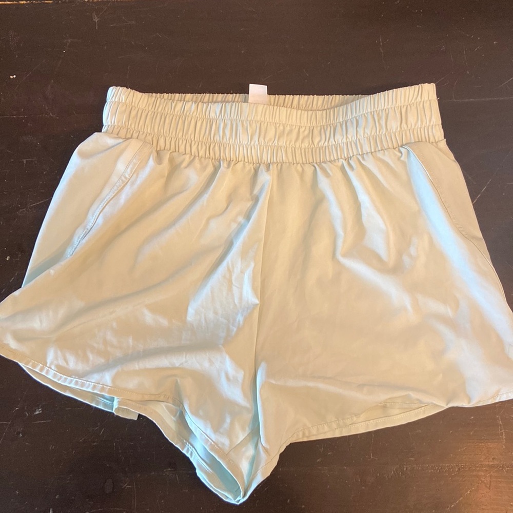 Vitality Breeze Short - Mint - size M